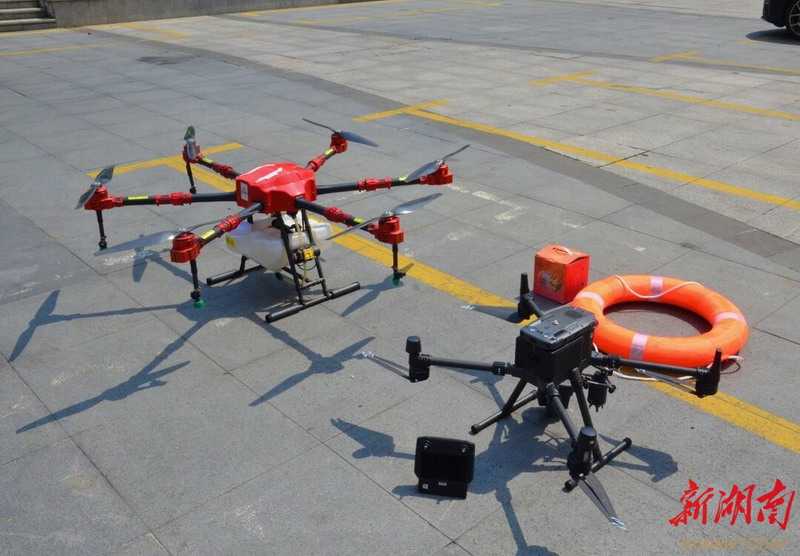 手柄显示器呈现的是热成像界面