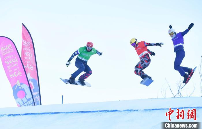 加拿大选手格朗丁·艾略特夺得北大湖站男子组冠