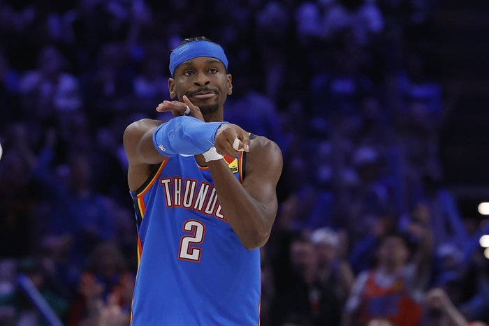 亚历山大挑战张伯伦126场得分20+传奇纪录