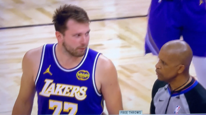 东契奇怒斥裁判牵连家人 被禁赛16场引热议