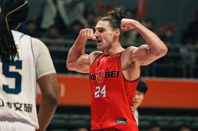 山东男篮紧急补强引援 斯蒂尔加盟或成克里斯替