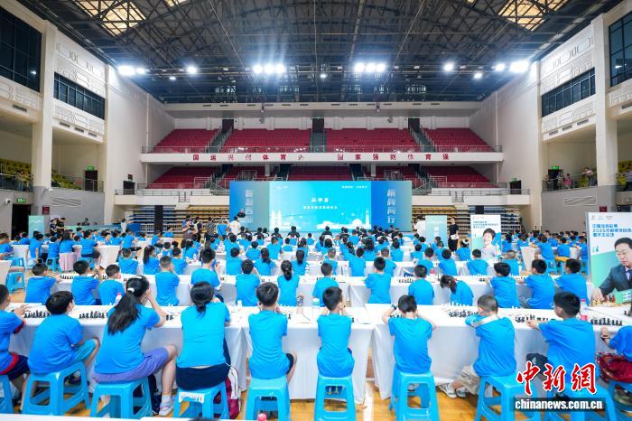 棋牌项目西部行重庆启动 谢军李轩豪助阵推动智