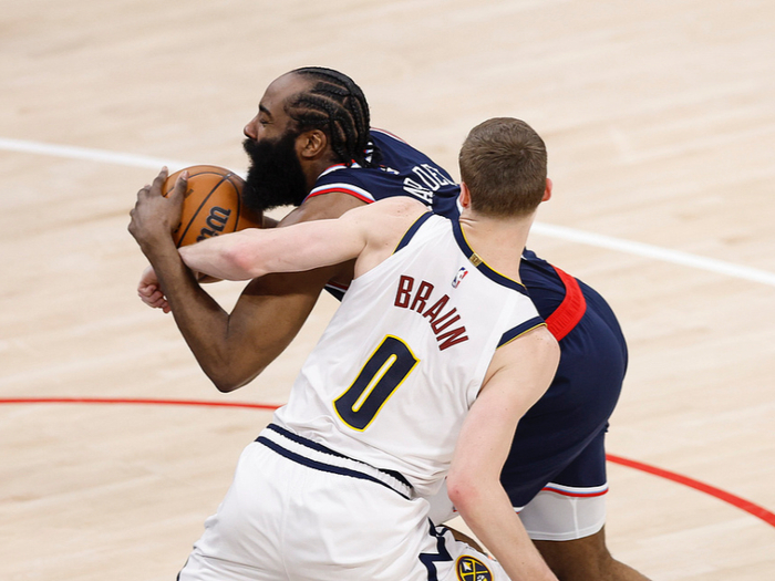 哈登季后赛心理障碍成骑士争冠最大隐患