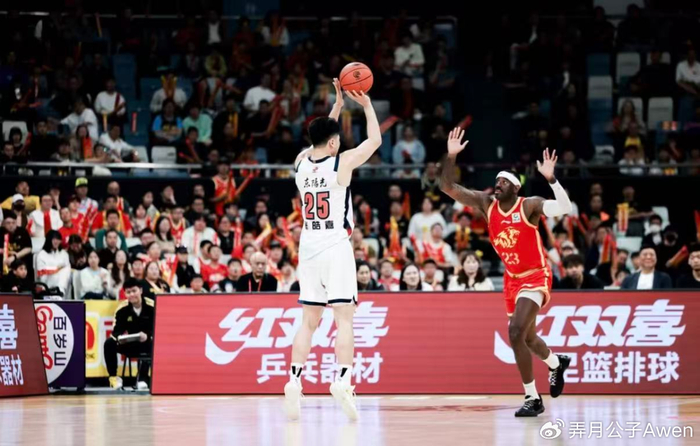 杜锋偏心引争议 张皓嘉低迷成广东锋线隐患